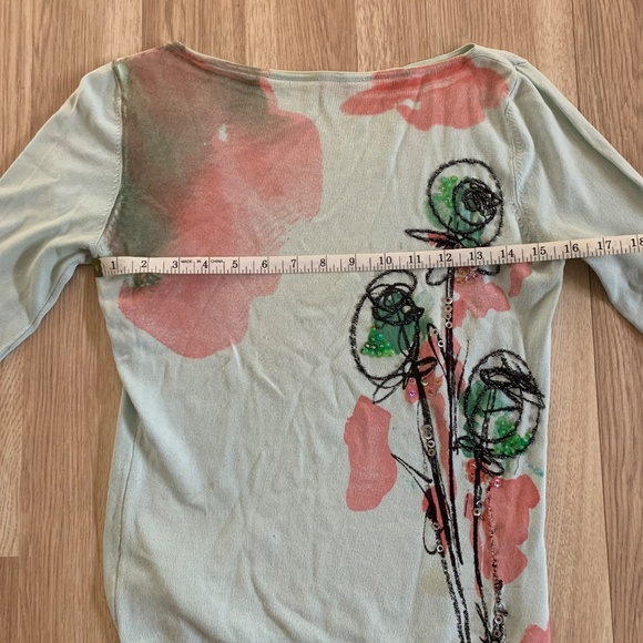 Artistic beaded light blue 3/4 sleeve top - Picture 9 of 9